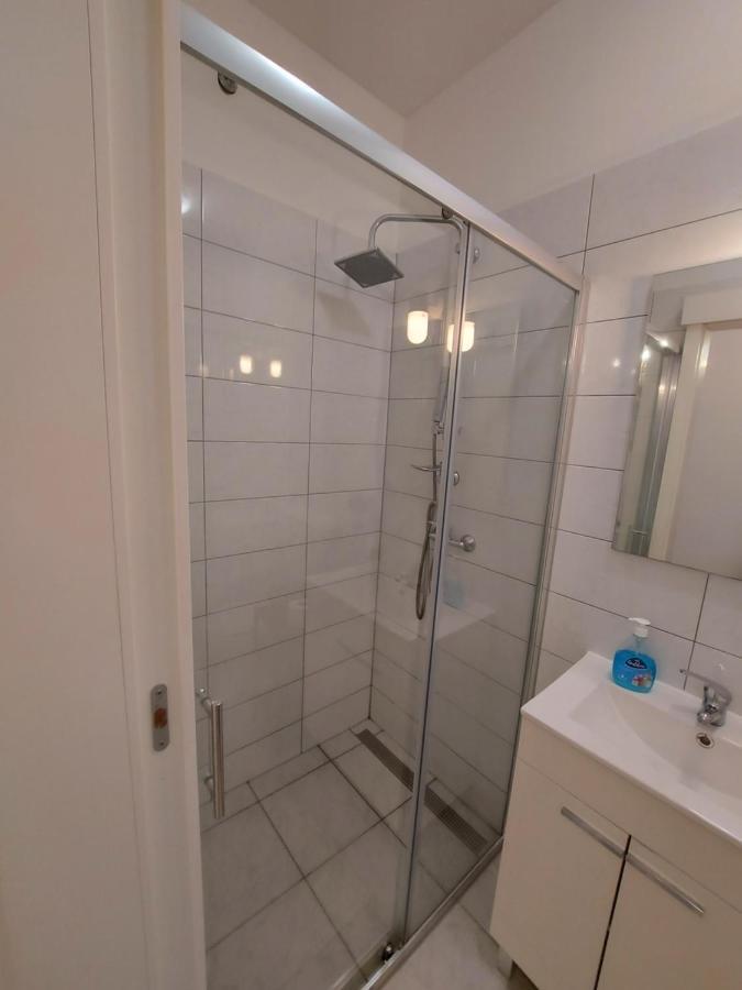 Studio Apartments Ana & Mia Vis Eksteriør billede