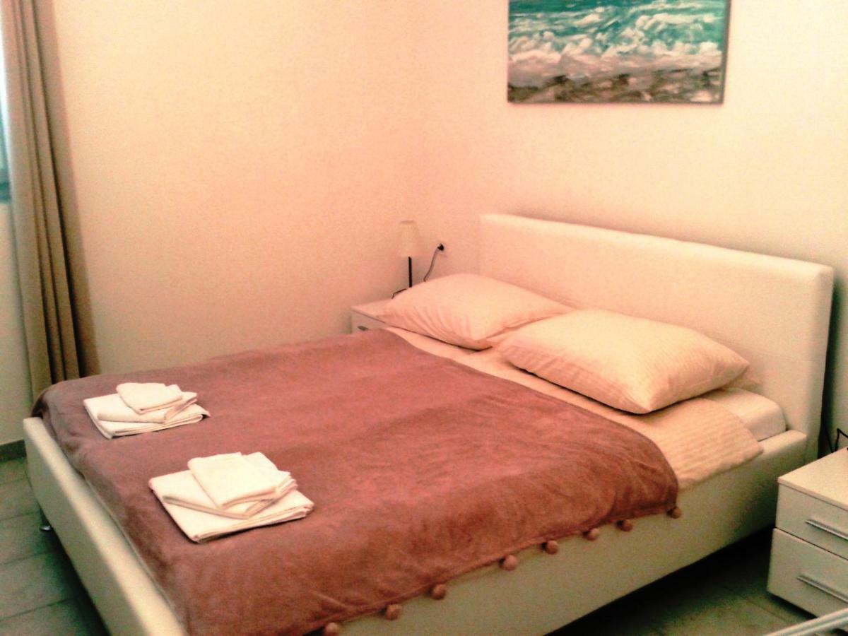 Studio Apartments Ana & Mia Vis Eksteriør billede